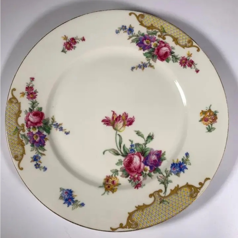 Vintage Thun MARILYN DINNER PLATE 1/ 9-3/4" - Thuny China Czechoslovakia